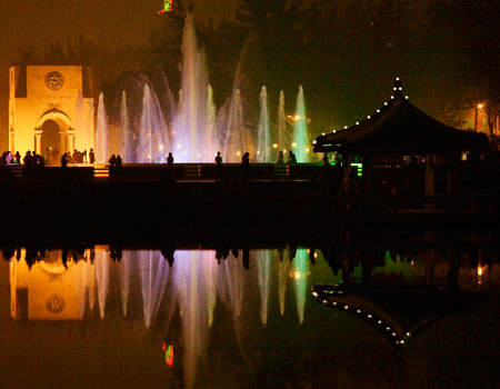 天津大学夜景喷泉