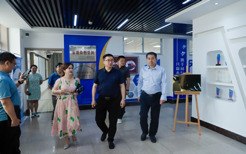 甘肃中华棋牌网页游戏平台
社领导来兰州职业技术学院调研